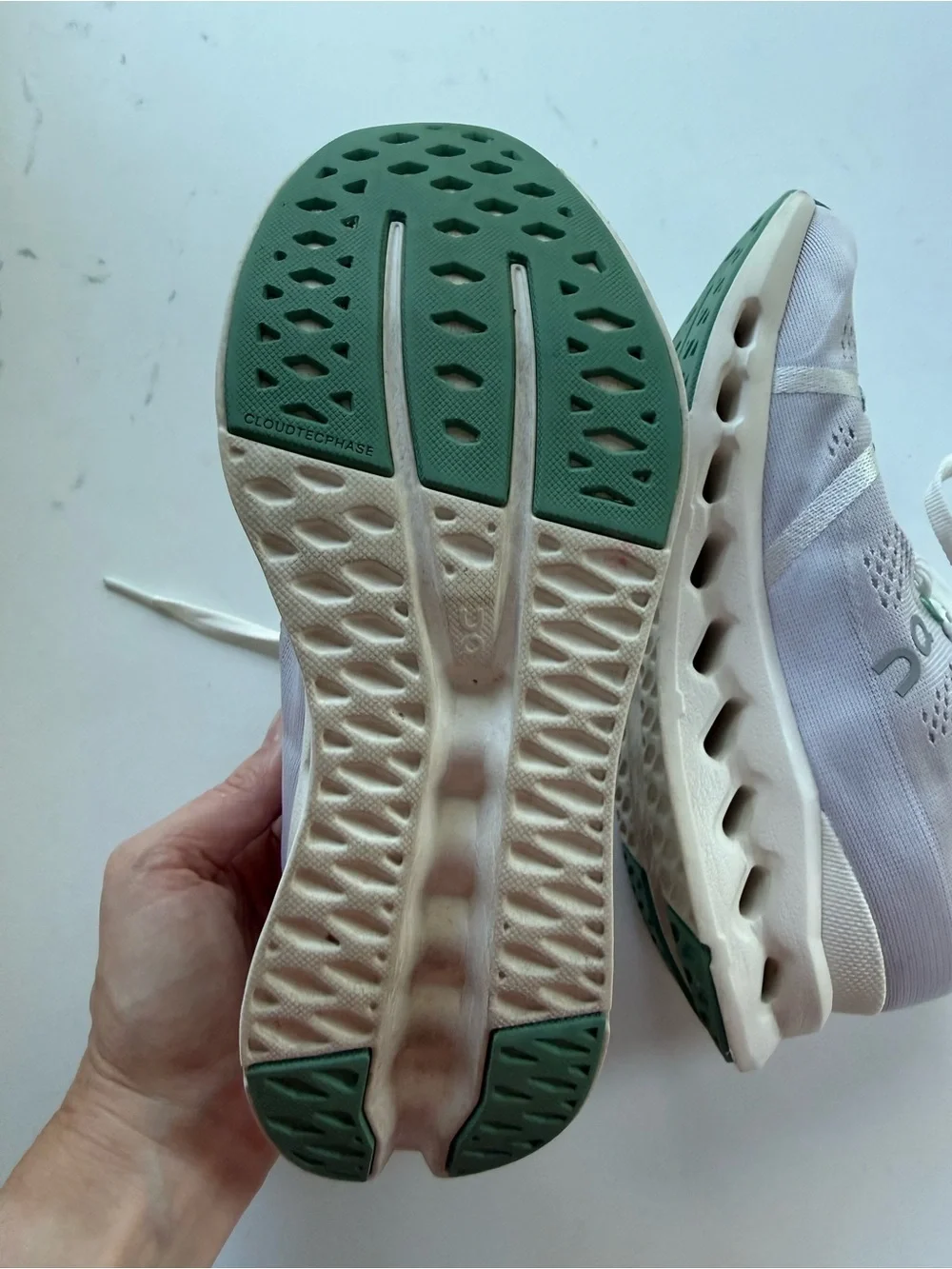 On Running Cloudsurfer Sneaker